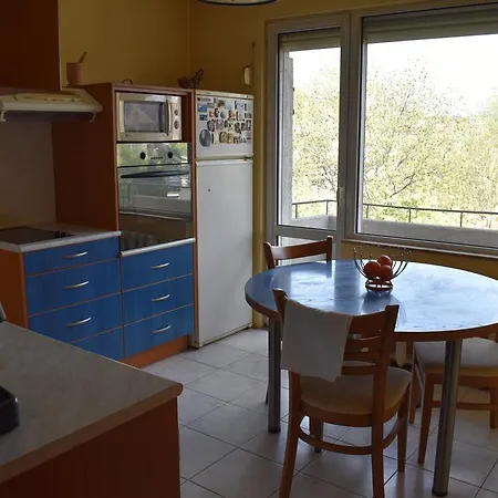 Apartament Fully Furnished Near The Heart Of