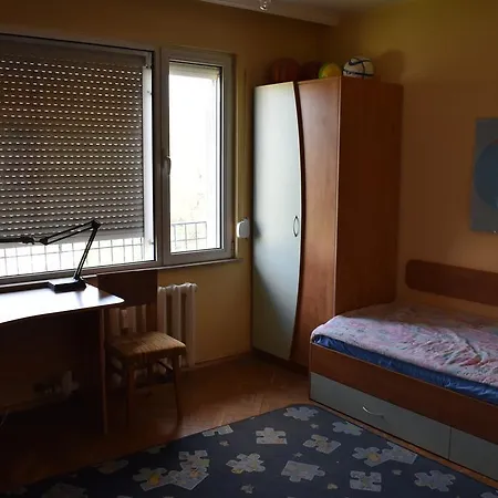 Fully Furnished Near The Heart Of